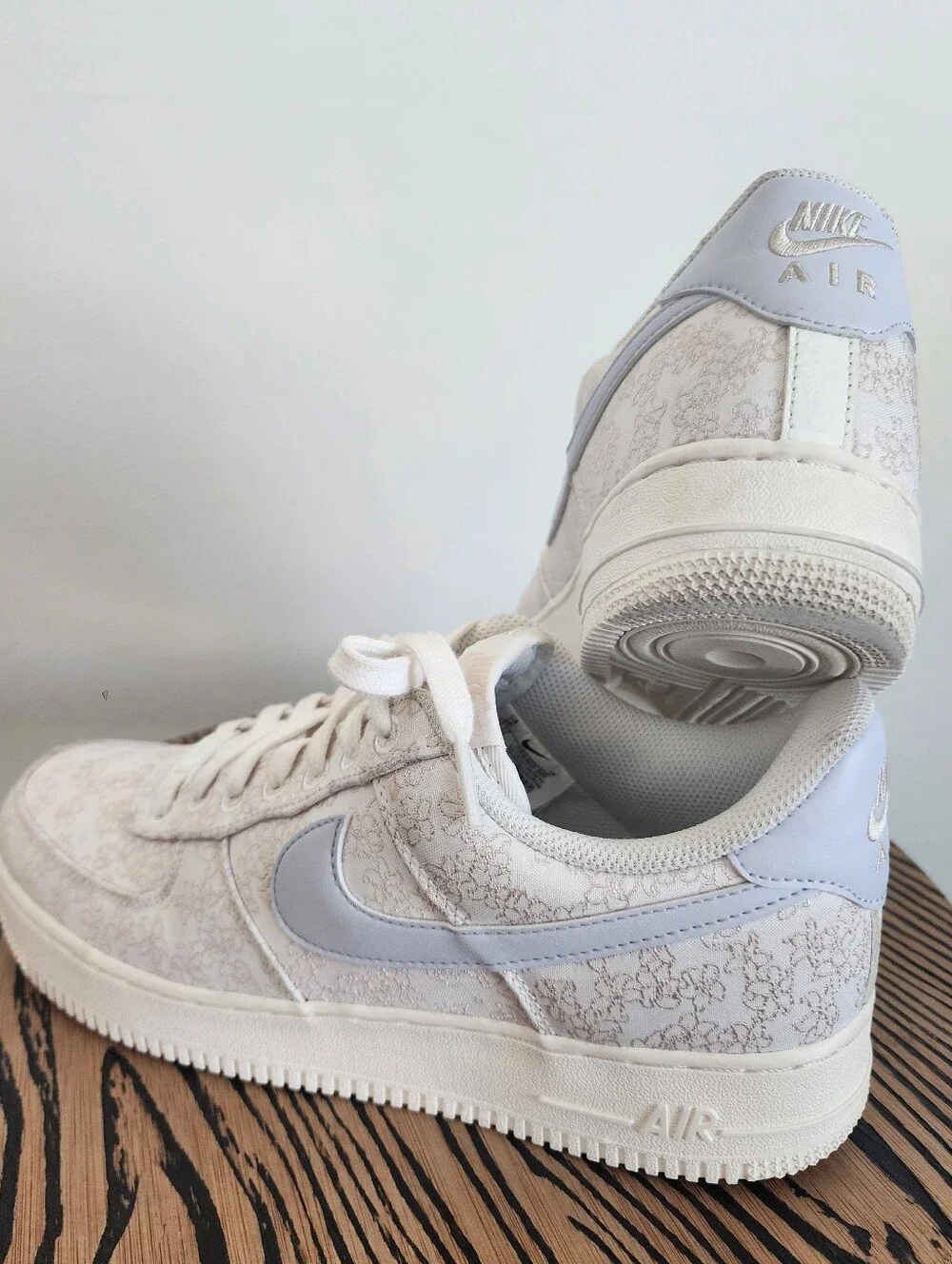 Nike Air Force 1 07 SE Jacquard Floral Embroidery White Sneakers Size 10